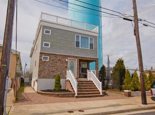 100 W Myrtle Rd, Wildwood Crest, NJ 08260