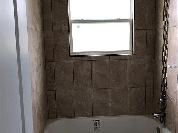 4th image of 341 Dundee Dr