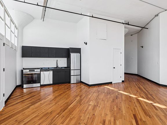 3rd image of 2 Union St APT 1D