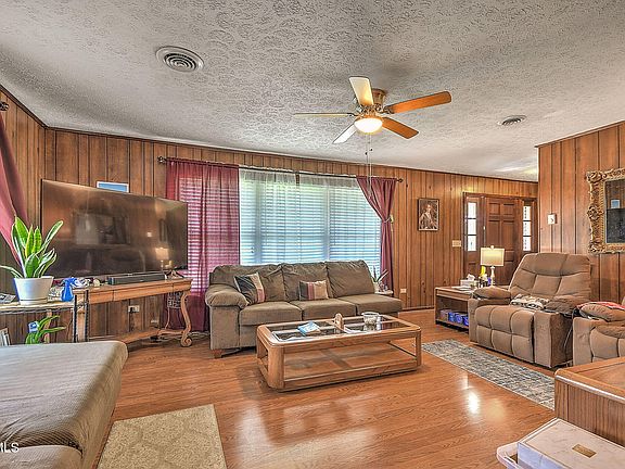 5th image of 21573 Monroe Rd