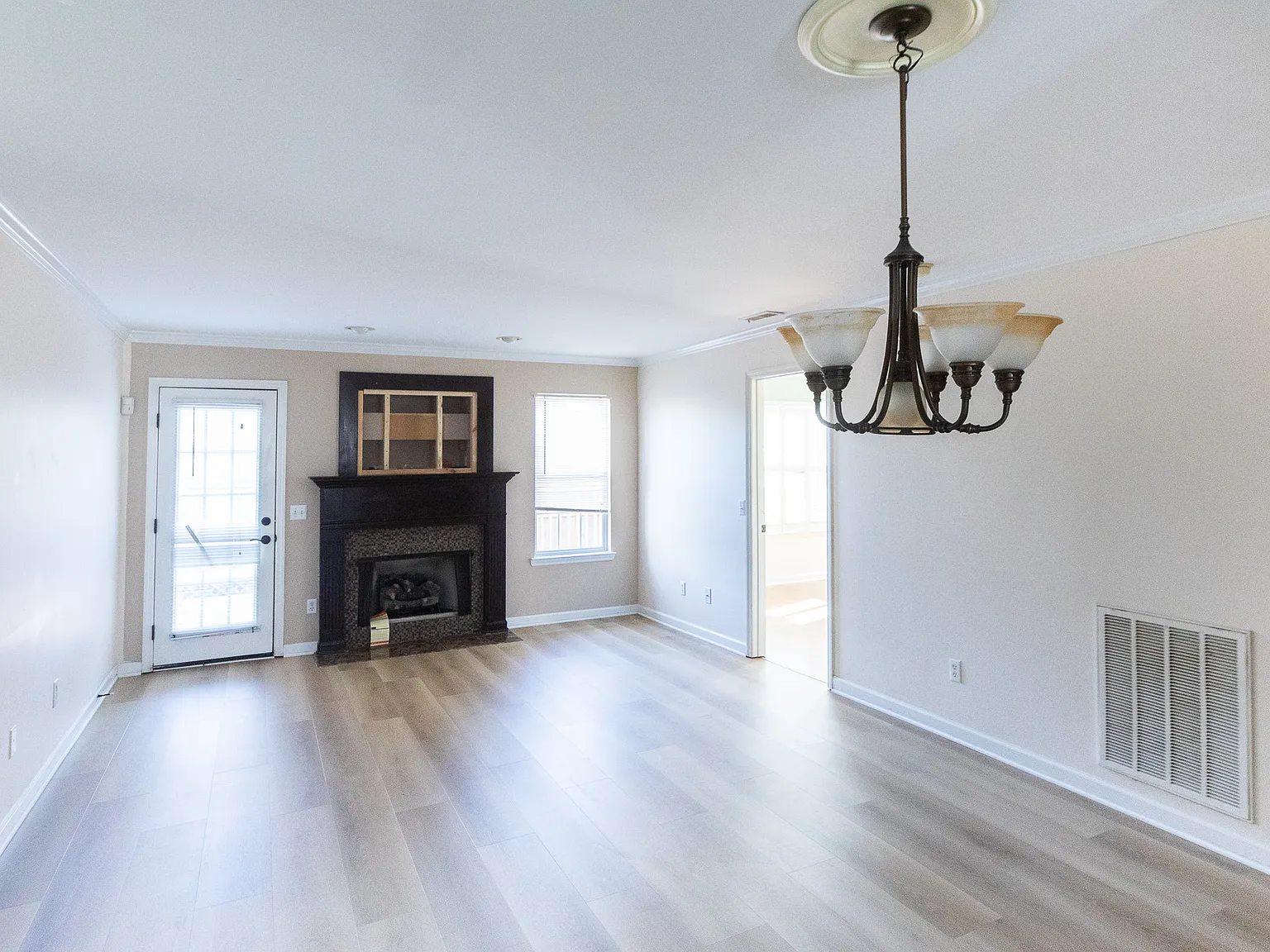 3 bed, 1449 sqft, $1,895 — Photo 3