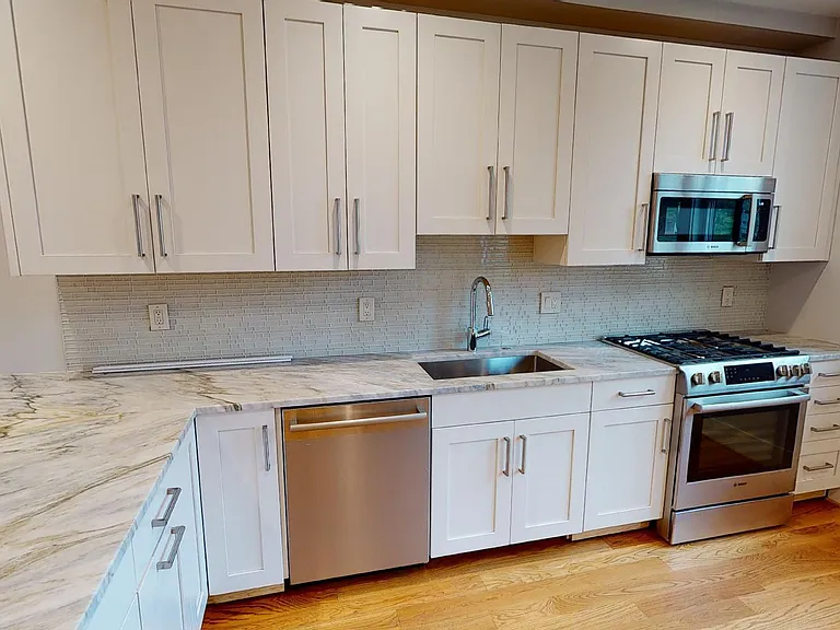643 Lamont St NW #B — Photo 4