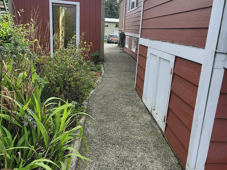 439 4th Ave — Photo 24