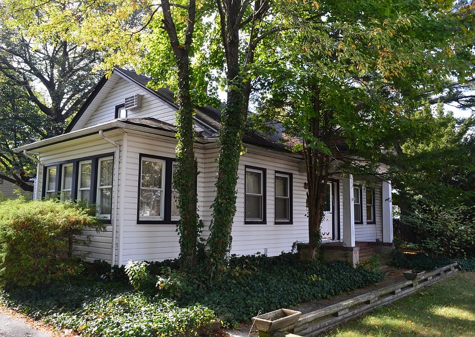 1st image of 551 Central Ave
