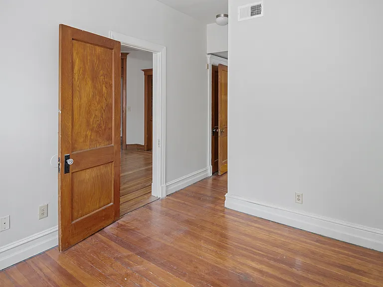 1478 Saint James Ct #9 — Photo 12