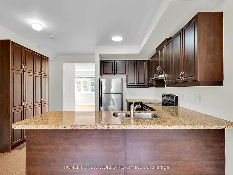 8 Shiff Cres — Photo 17