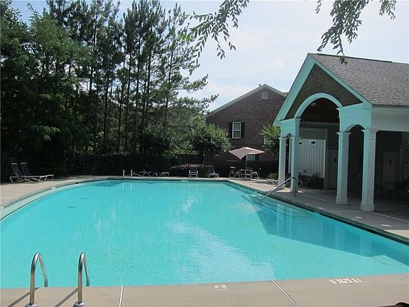Well maintained pool