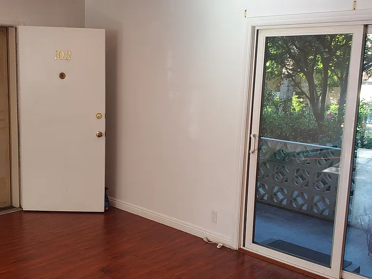 312 N Louise St #108 — Photo 40