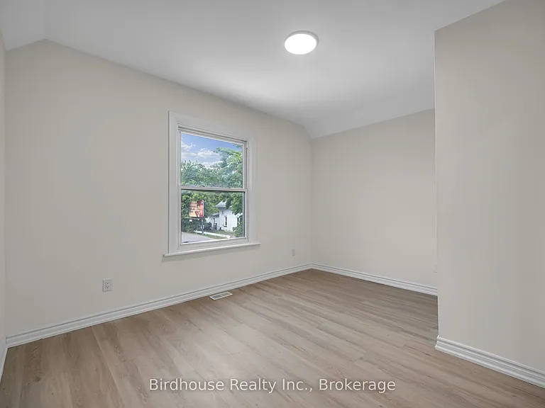 108 Lindsay St S #C — Photo 10