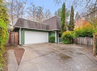 8171 Stich Ln, Sebastopol, CA