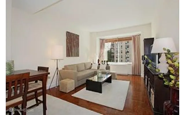 Rented by Douglas Elliman | media 19