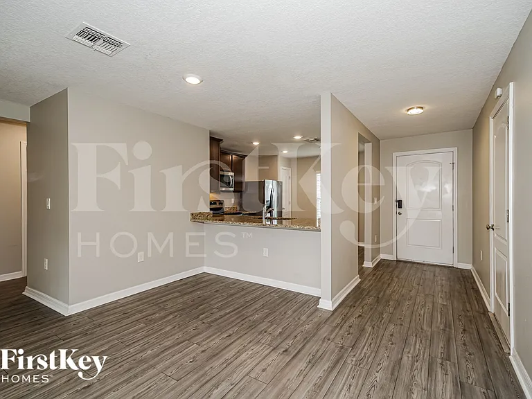 280 Edgevale Rd SE — Photo 7
