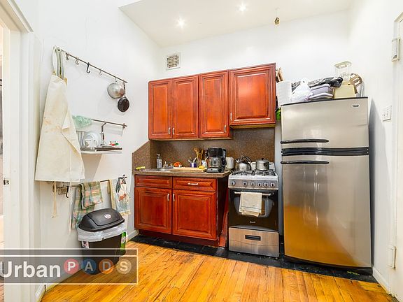 3rd image of 56 S Oxford St APT 2