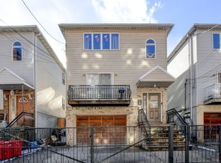 37 Lexington St, Newark, NJ 07105