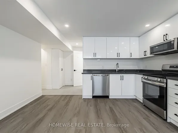 26 Sage Ave #2, Toronto, ON M6B 3W5