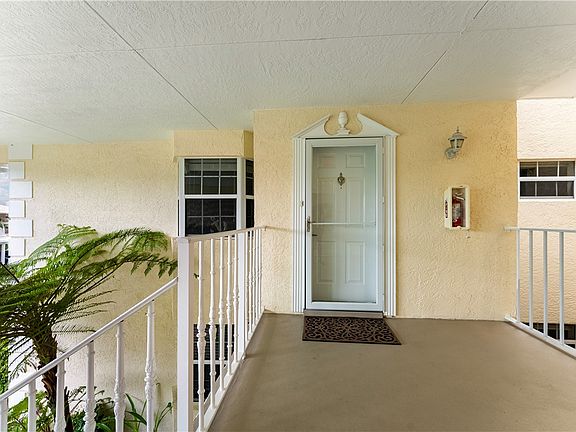 2nd image of 476 Grove Isle Cir #476