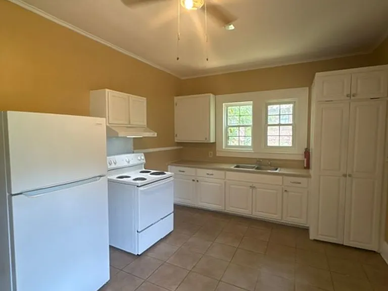 338 N Church St — Photo 13