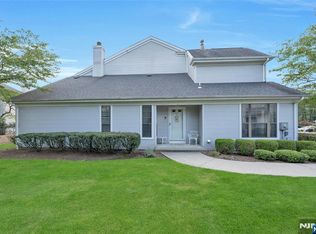 117 Swiatek Ct, Mahwah, NJ 07430