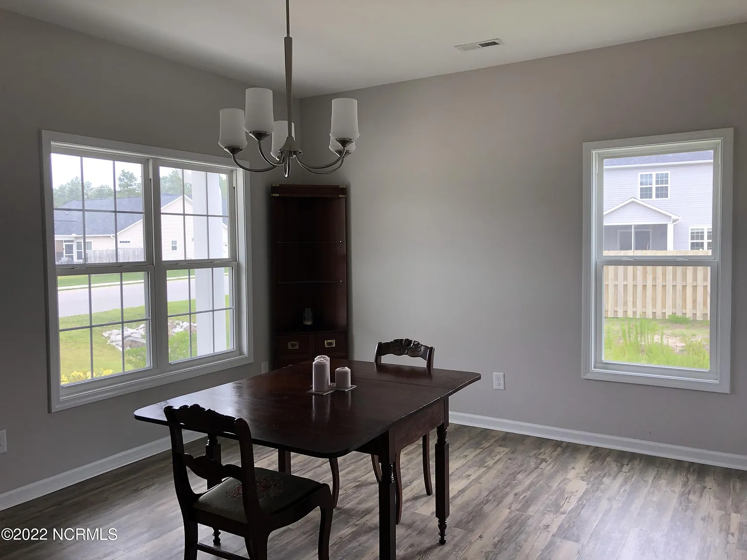 3 bed, 2.5 bath, $2,400 — Photo 2