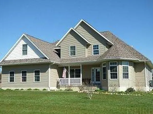 305 Sherman St, Dysart, IA 52224