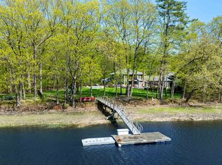 8 Wingate Ct, Stratham, NH 03885