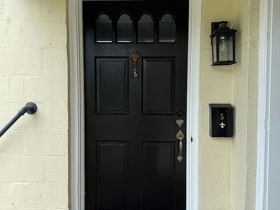 2nd image of 403 S Washington St #5