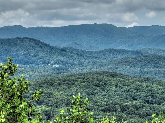 3rd image of 572 Sunrock Mountain Trce