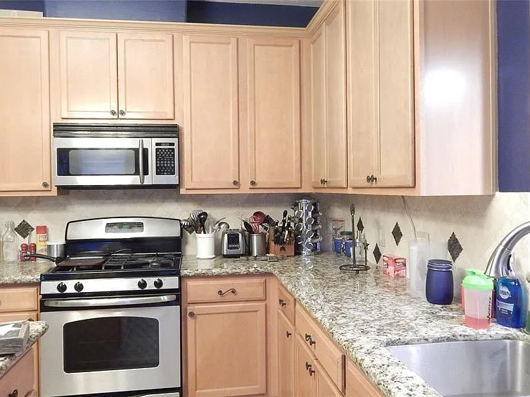 2931 Silver Landing Ln — Photo 17