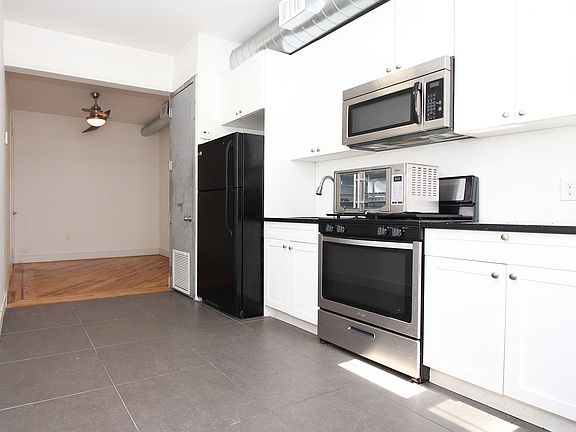 2nd image of 784 Saint Johns Pl APT 2L