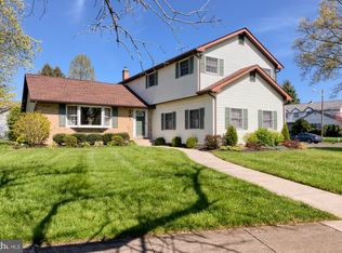 739 York Rd, Mount Laurel, NJ 08054