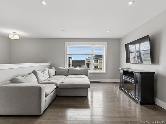 4th image of 100 Lancefield Cres