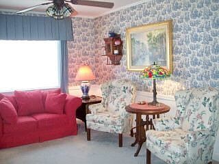 5th image of 816 New Hampshire Ave