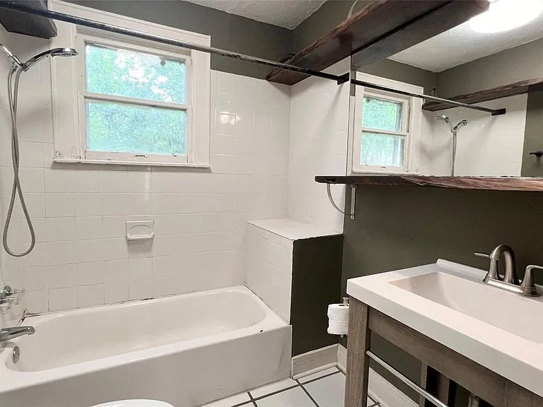 707 Upson St — Photo 8