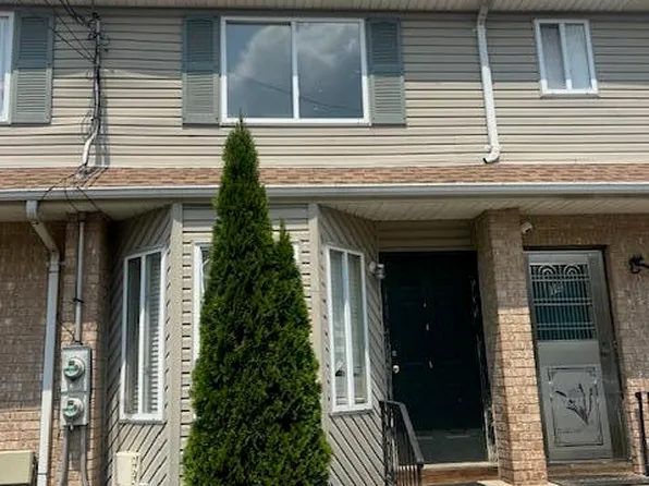 17 Clarion Ct, Staten Island, NY 10310