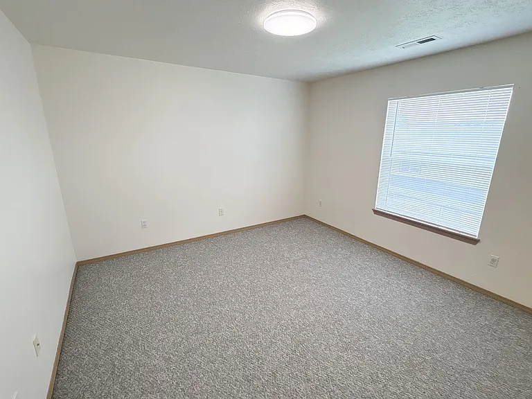 2 bed, 2.5 bath, 1350 sqft, $1,325 — Photo 23