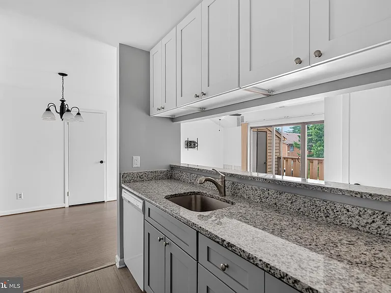 714 Woodhollow Dr — Photo 7