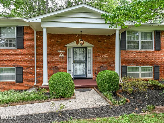 3rd image of 8705 Longmeade Dr