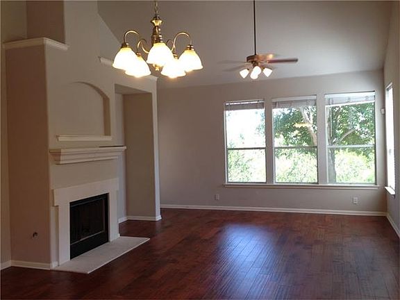 4th image of 7901 Southwest Pkwy Unit 21