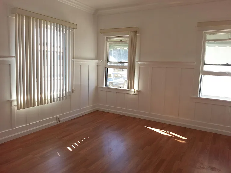 732 Shepard St — Photo 1