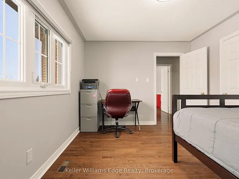 6760 Dillingwood Dr — Photo 21