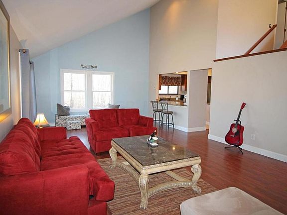 3rd image of 570 Conestoga Dr