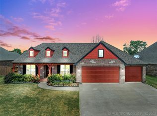 1015 E 135th Pl, Glenpool, OK 74033