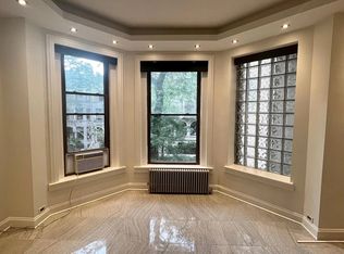 59 E Cedar St APT 2A, Chicago, IL 60611