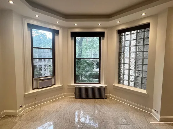 (undisclosed Address), Chicago, IL 60611