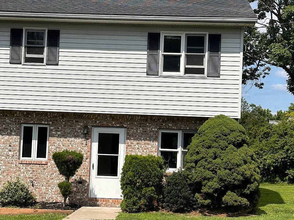 1st image of 411 Marion St
