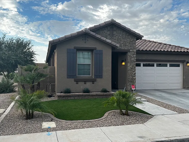 3349 E Russell St — Photo 1