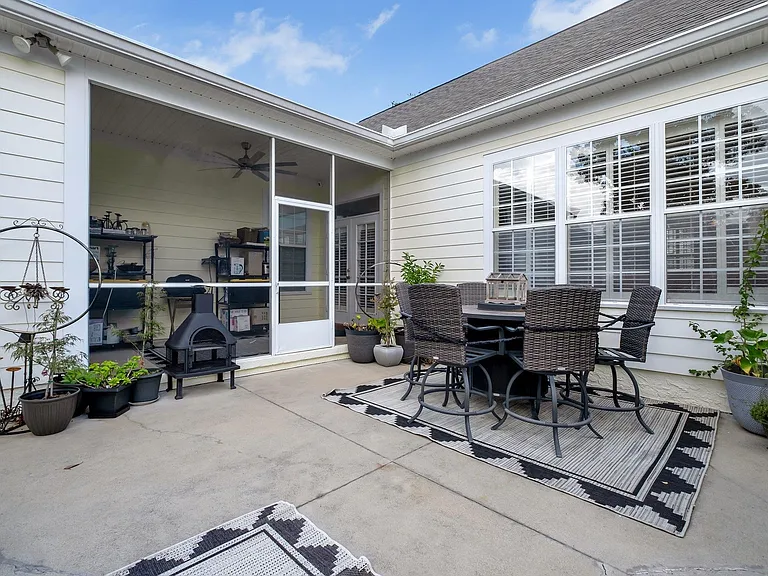 2119 Fernleigh Dr — Photo 12