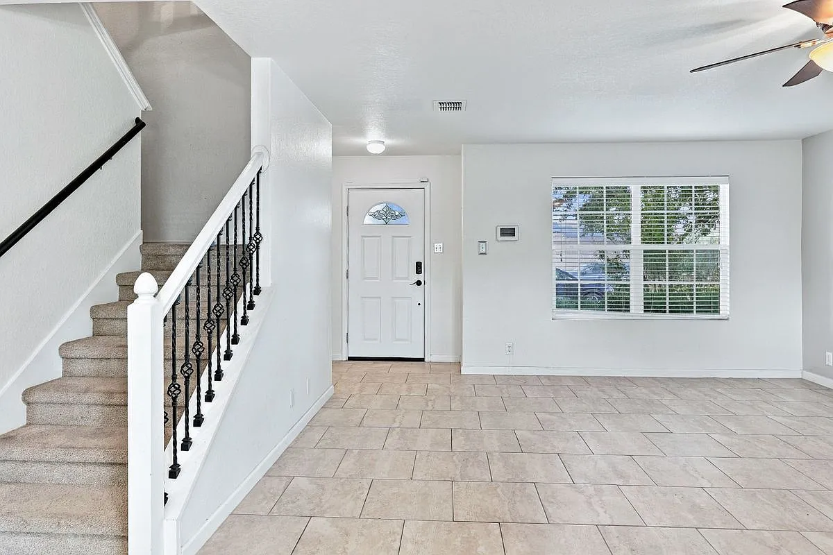 3 bed, 2.5 bath, 1535 sqft, $1,750 — Photo 2