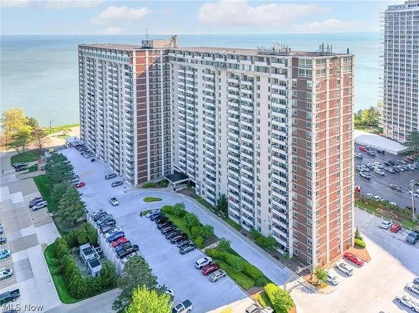 12900 Lake Ave APT 111, Lakewood, OH 44107