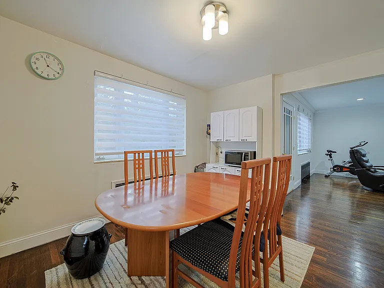 2244 Linwood Ave #1 — Photo 11